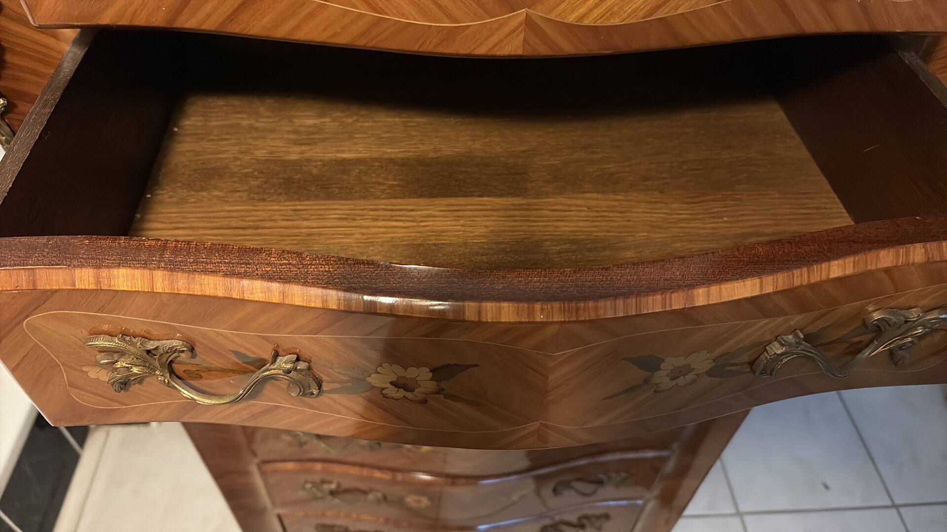 Louis XV style rosewood chest of drawers