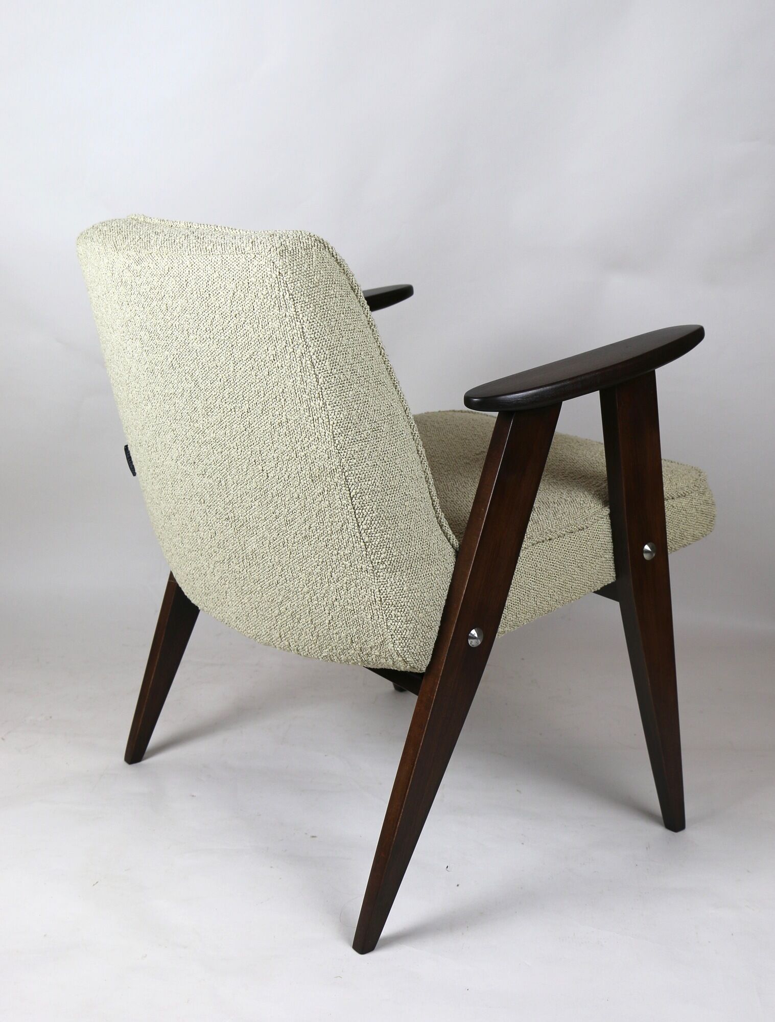 Fauetuil beige 366 de Józef Chierowski en boucle années 1970