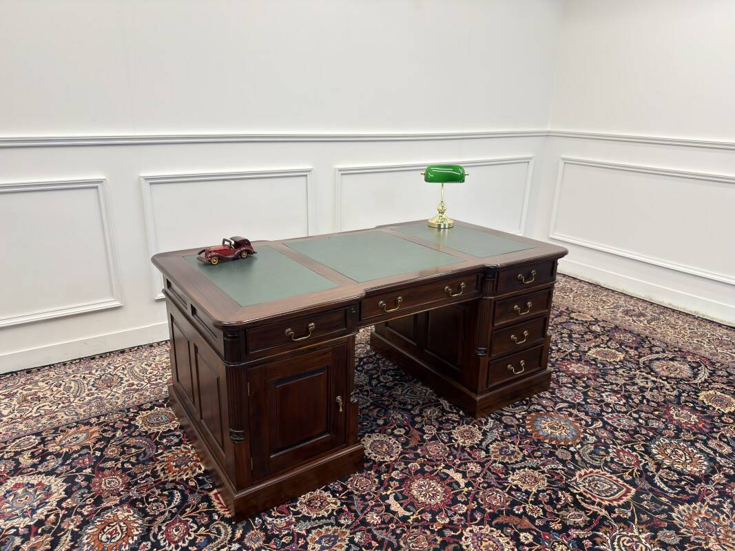 Classic English Desk Partnerdesk