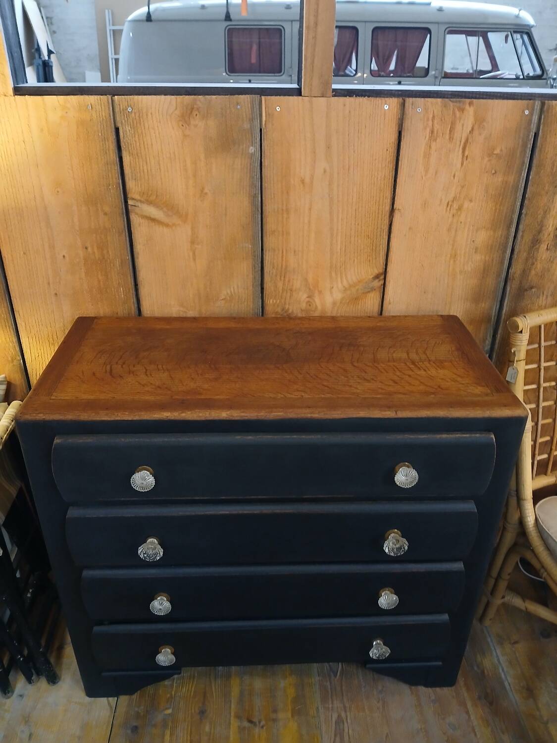 Chest of drawers