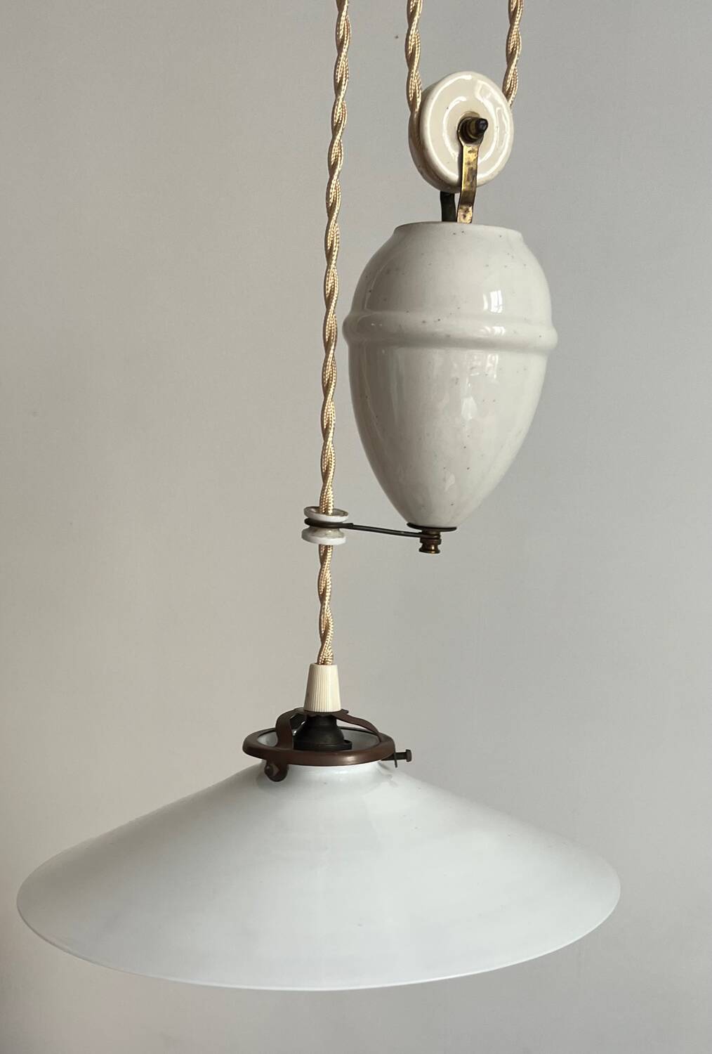 Antique opaline suspension, raised and lowered