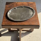 Large oval engraved platter in silver-plated metal 34x45.