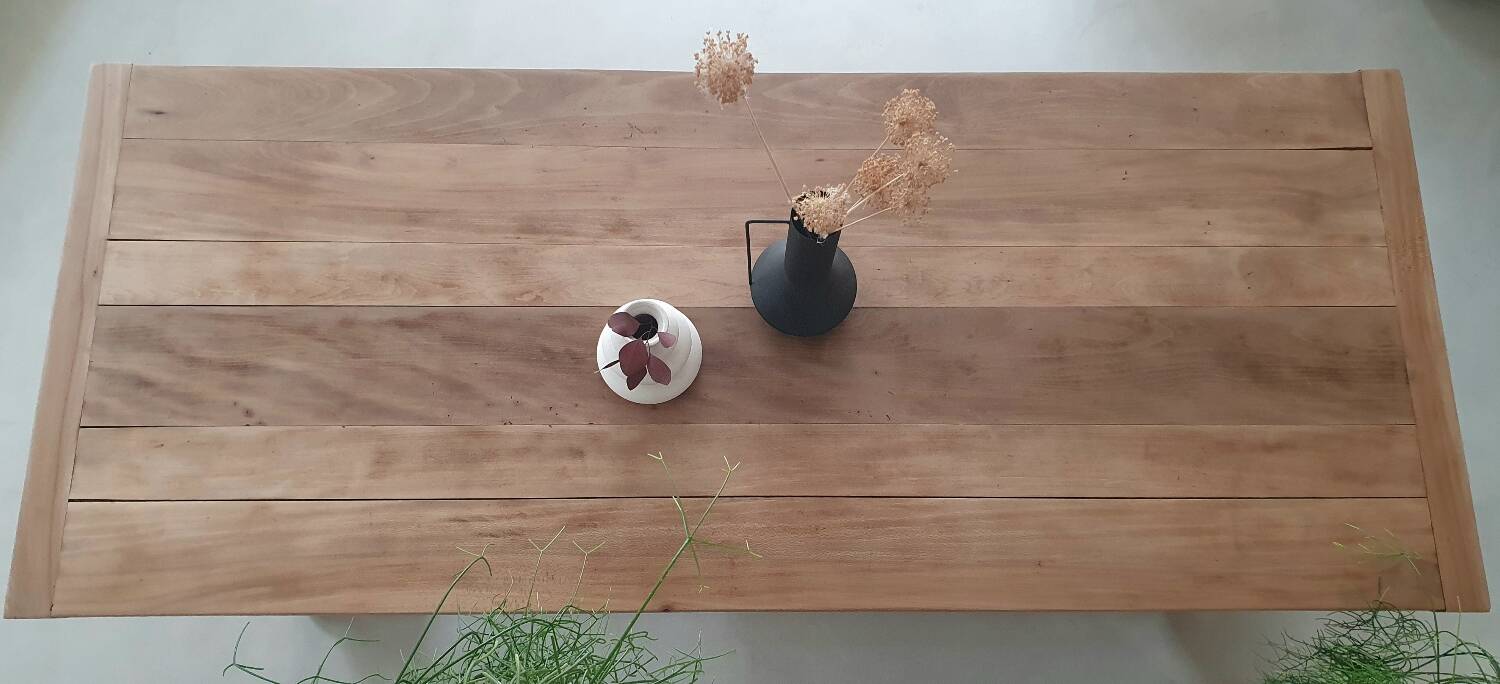Farm table
