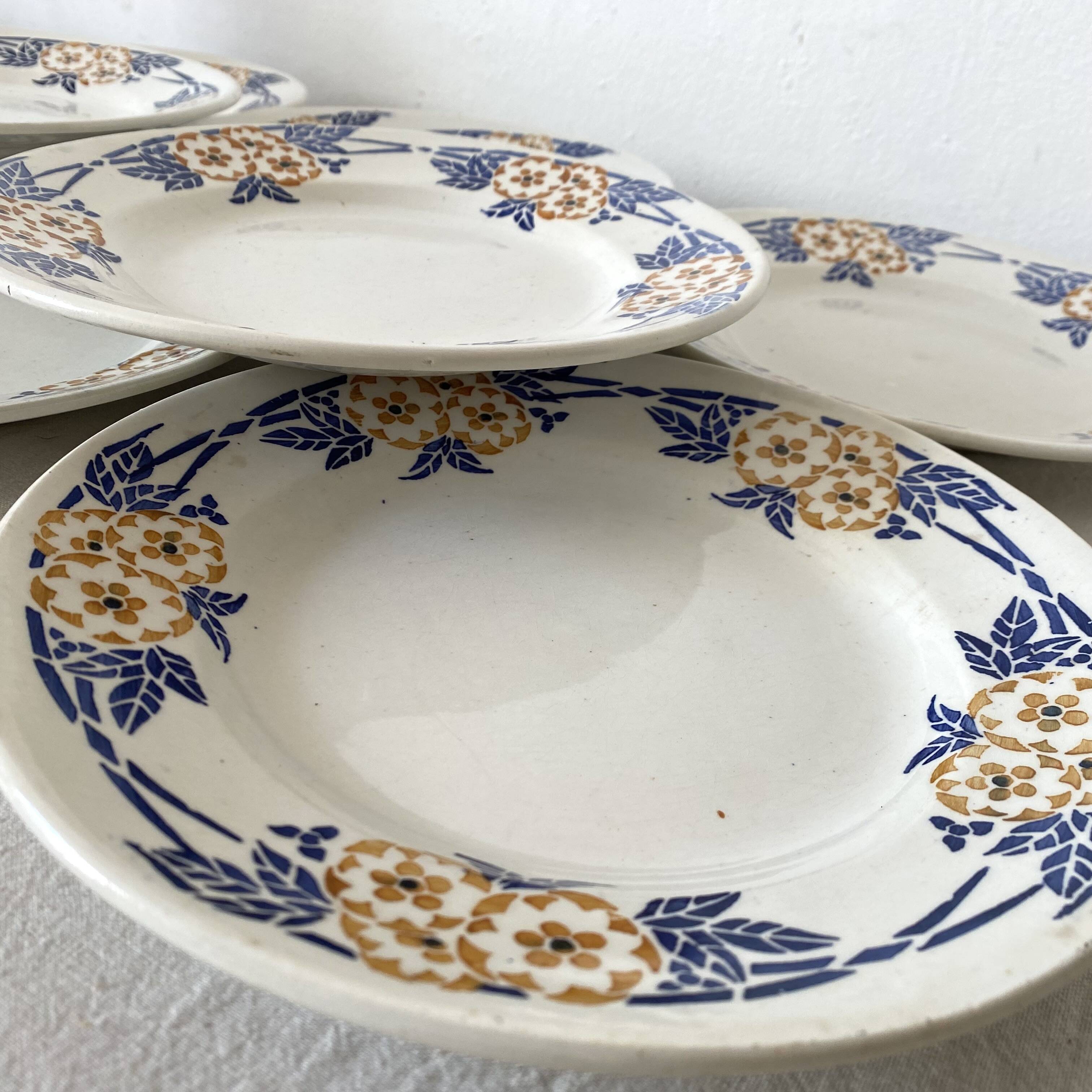 Old Moulin des Loups flat plates