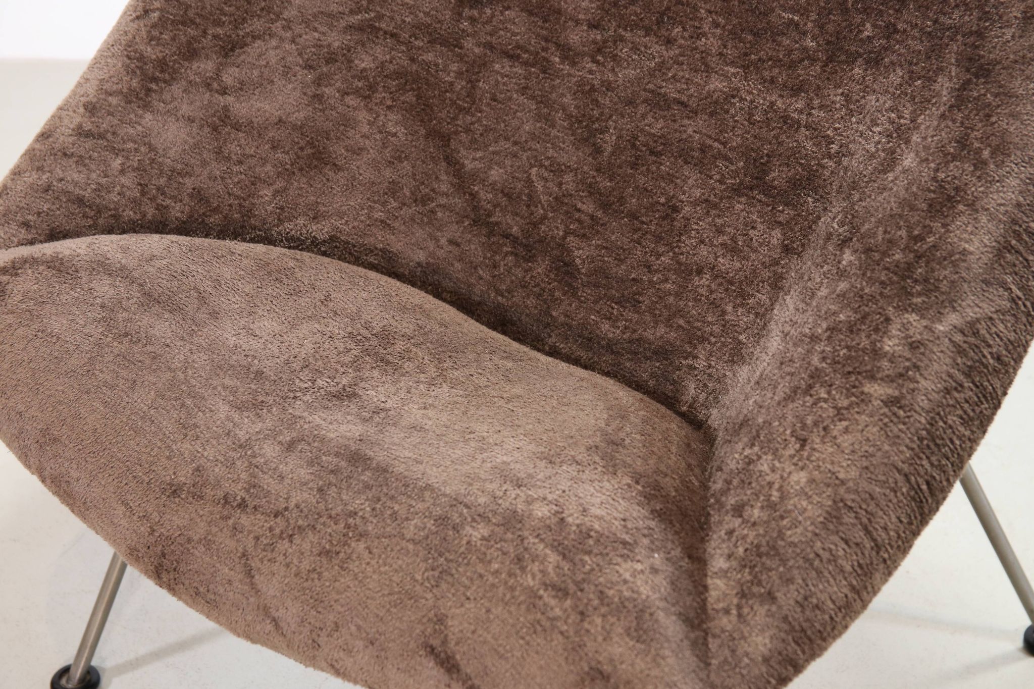 Artifort Oyster model F157 armchair by Pierre Paulin, 1950s
