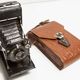 Appareil photo argentique Coronet Folding 6x9 1946 objectif menisque foyer fixe et pochette cuir