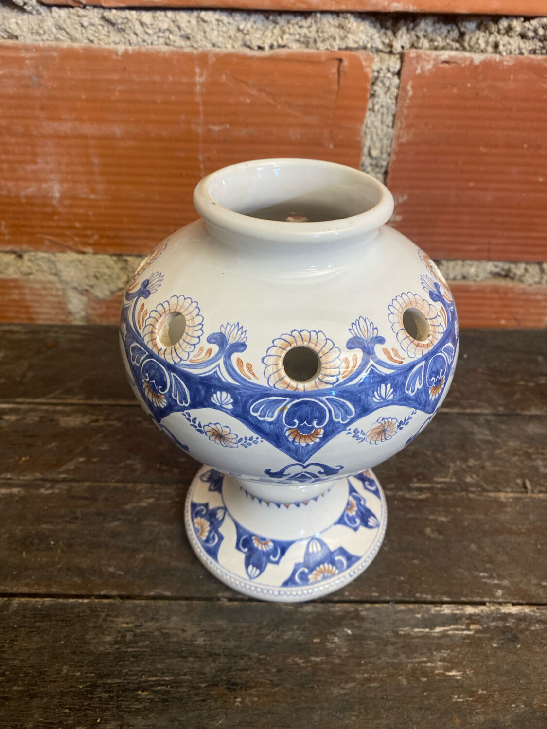 Vintage White Painted Ceramic Flower Vase #D672