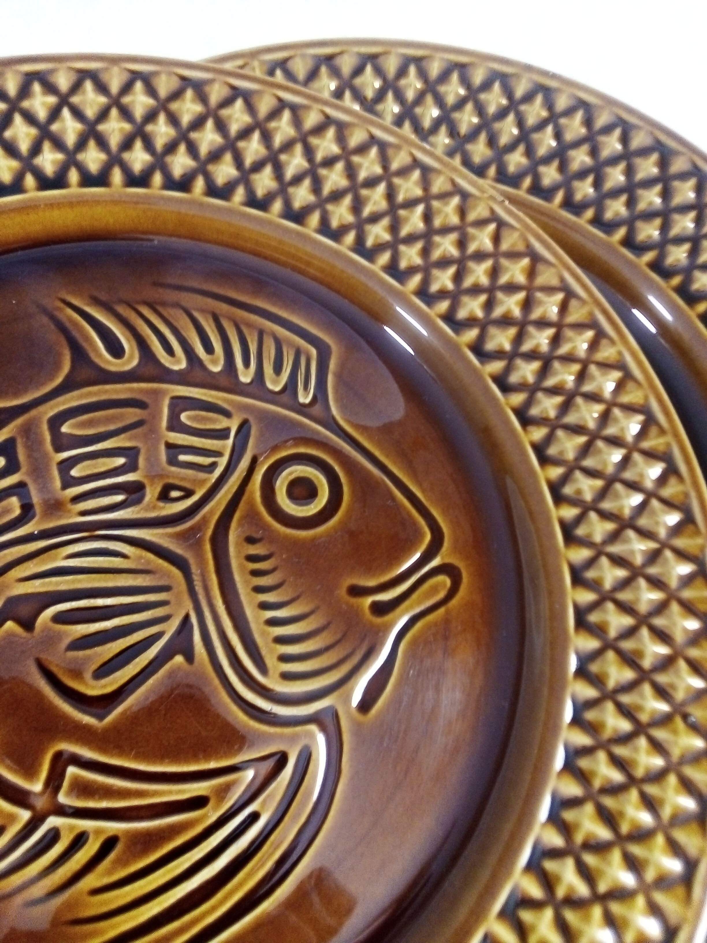 Art Deco fish plates by the Digoin Sarreguemines earthenware factory