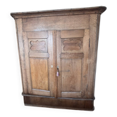 Oak wood closet