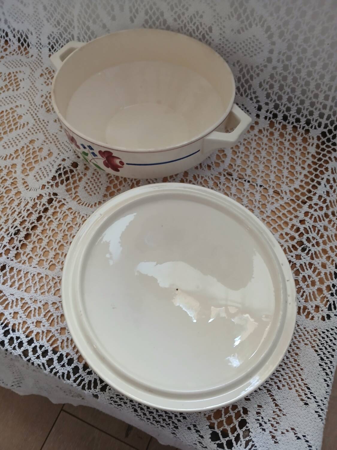 Antique "Bagatelle" soup tureen from Lunéville