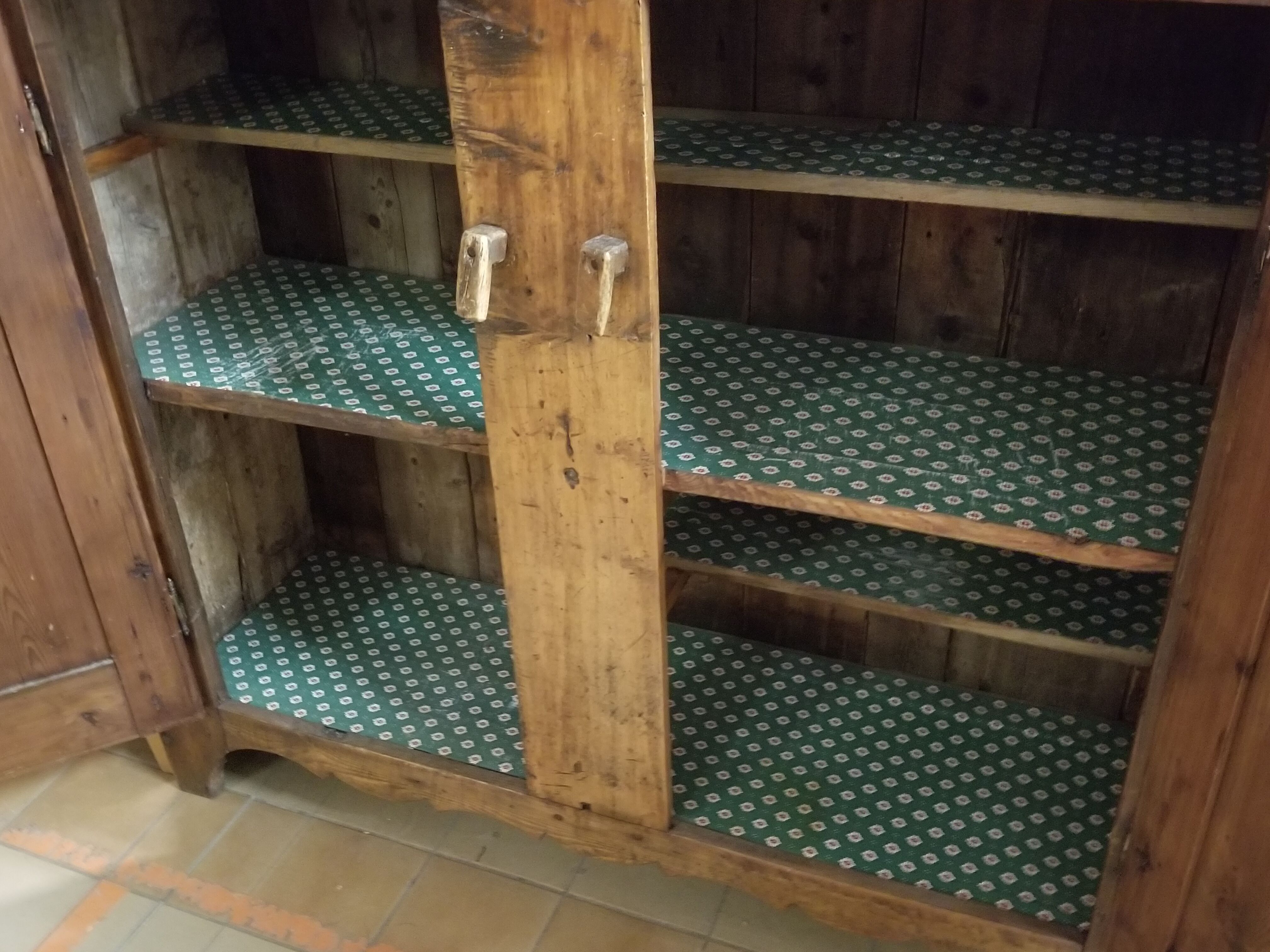 Rustic queyras solid wooden croass