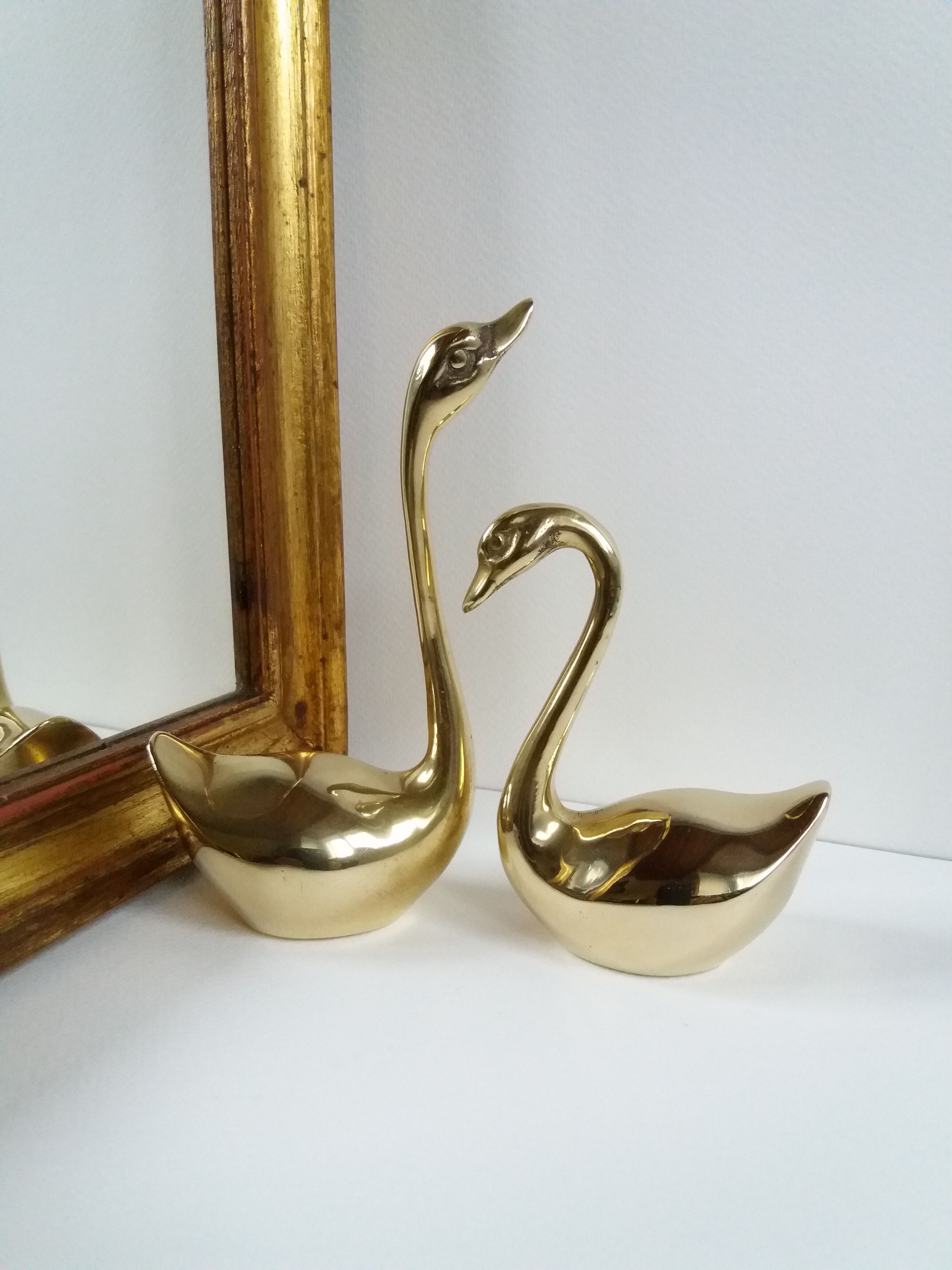 Couple swans brass