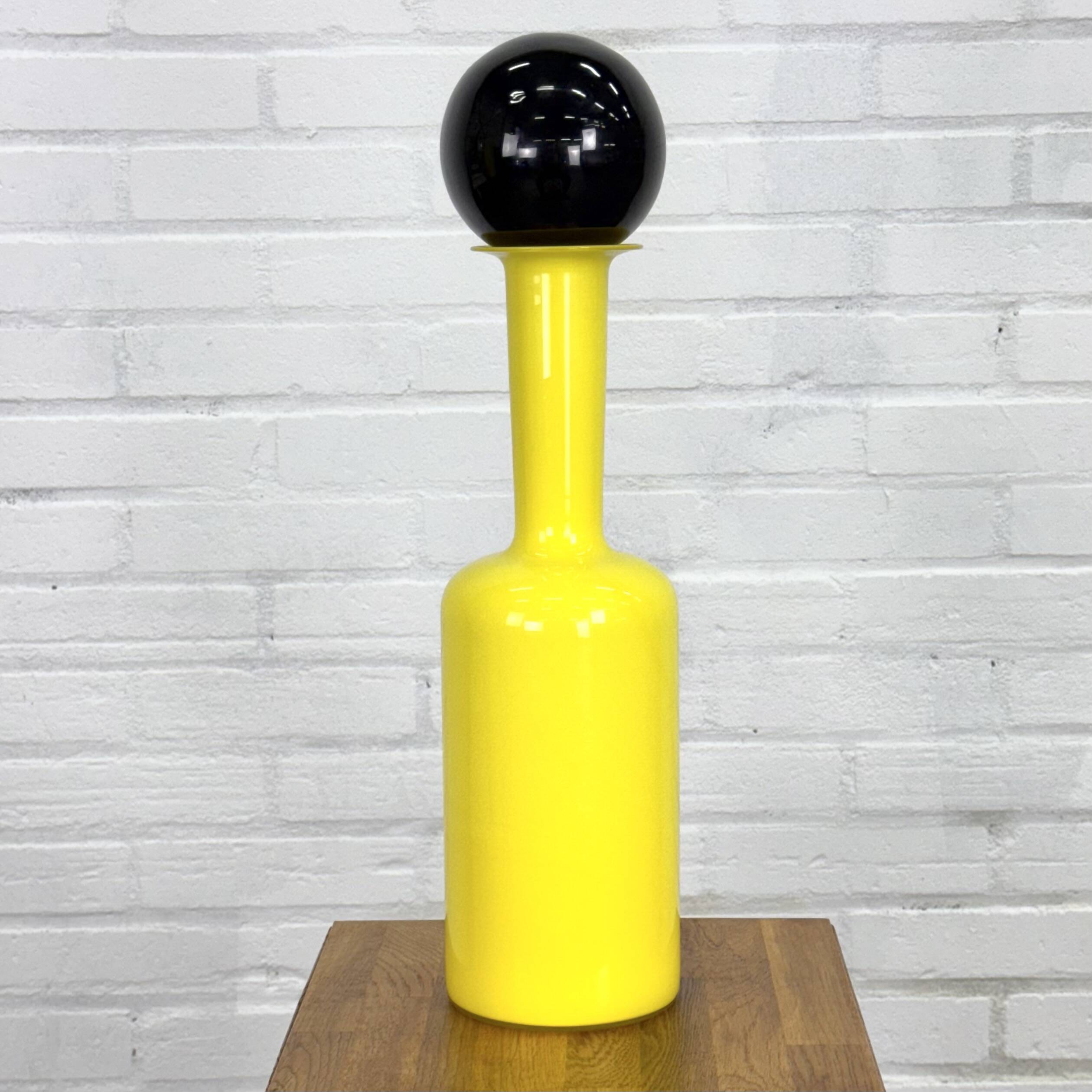 Yellow Italian carafe Opaline by Vinci