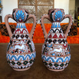 Paire de vases grecs en terre cuite émaillée