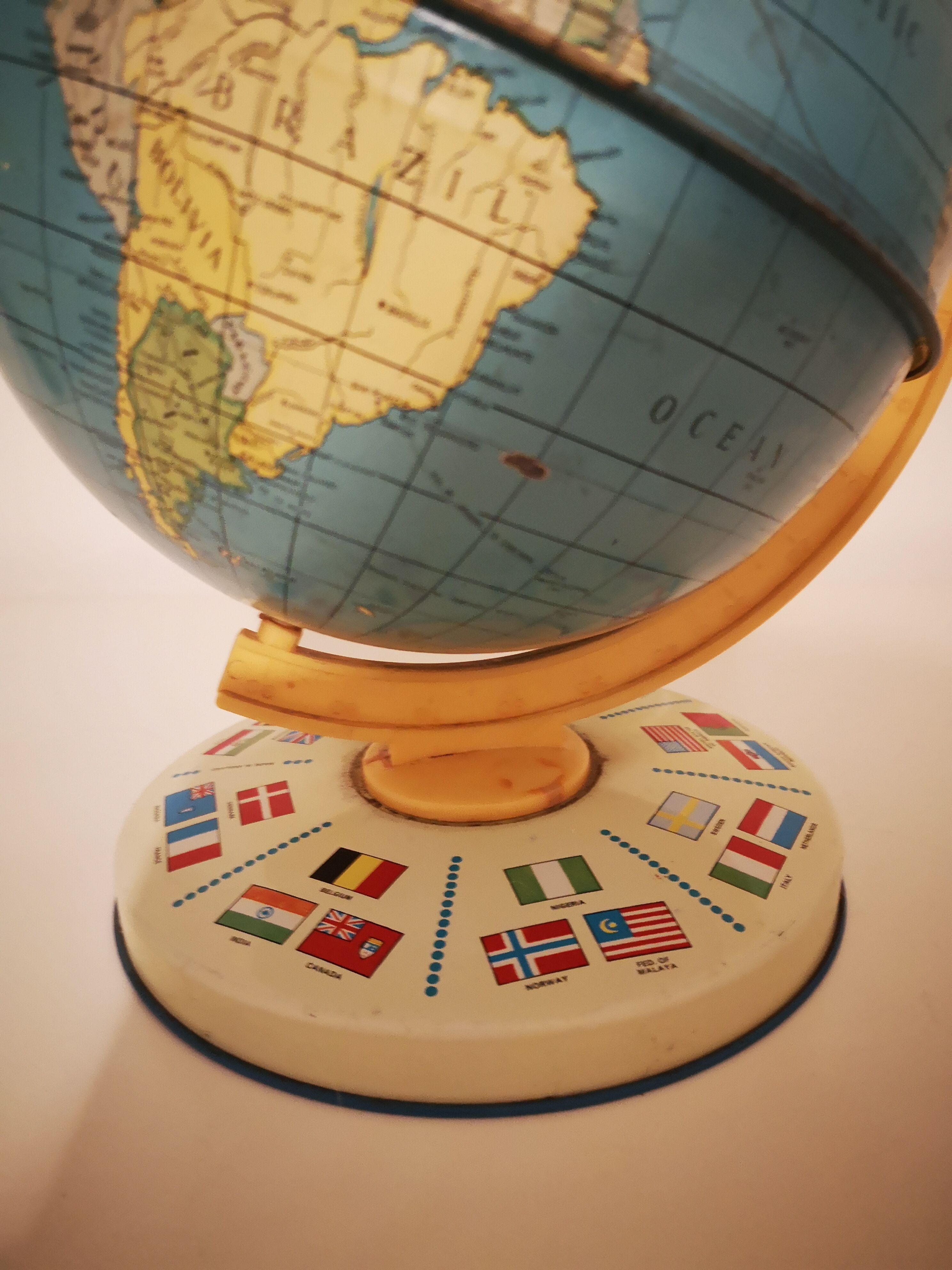 Metal Globe in 50s/60s