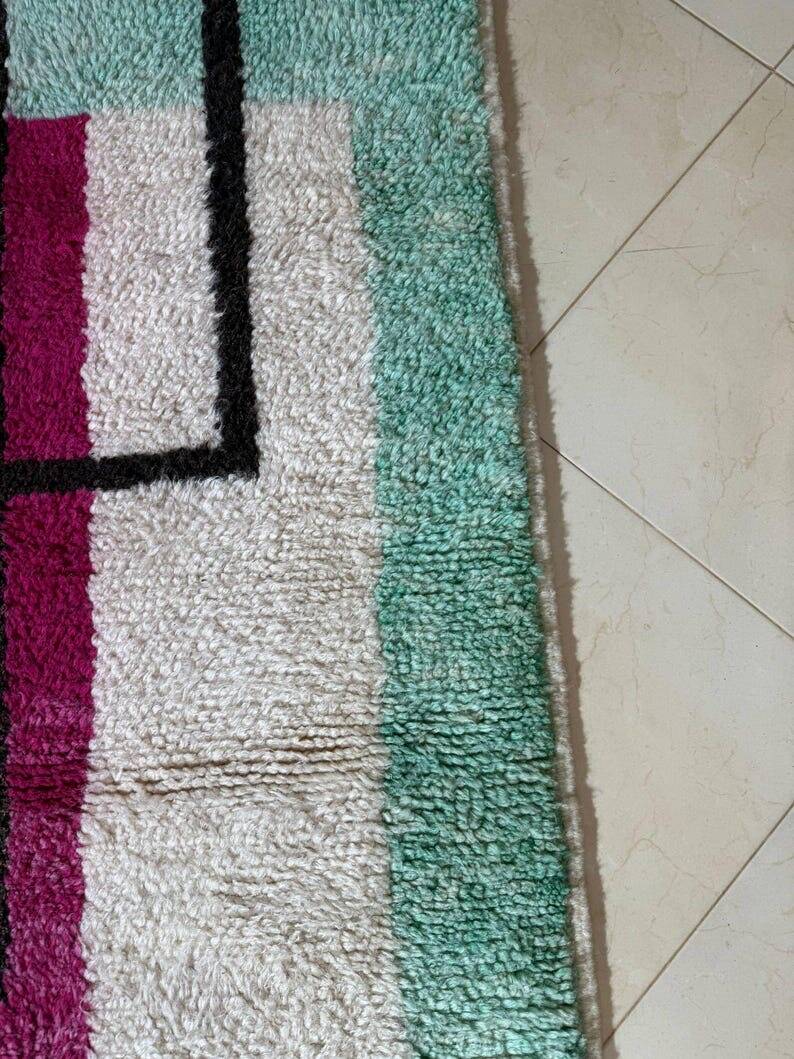 Authentic handmade Berber rug, size 140/260 cm.
