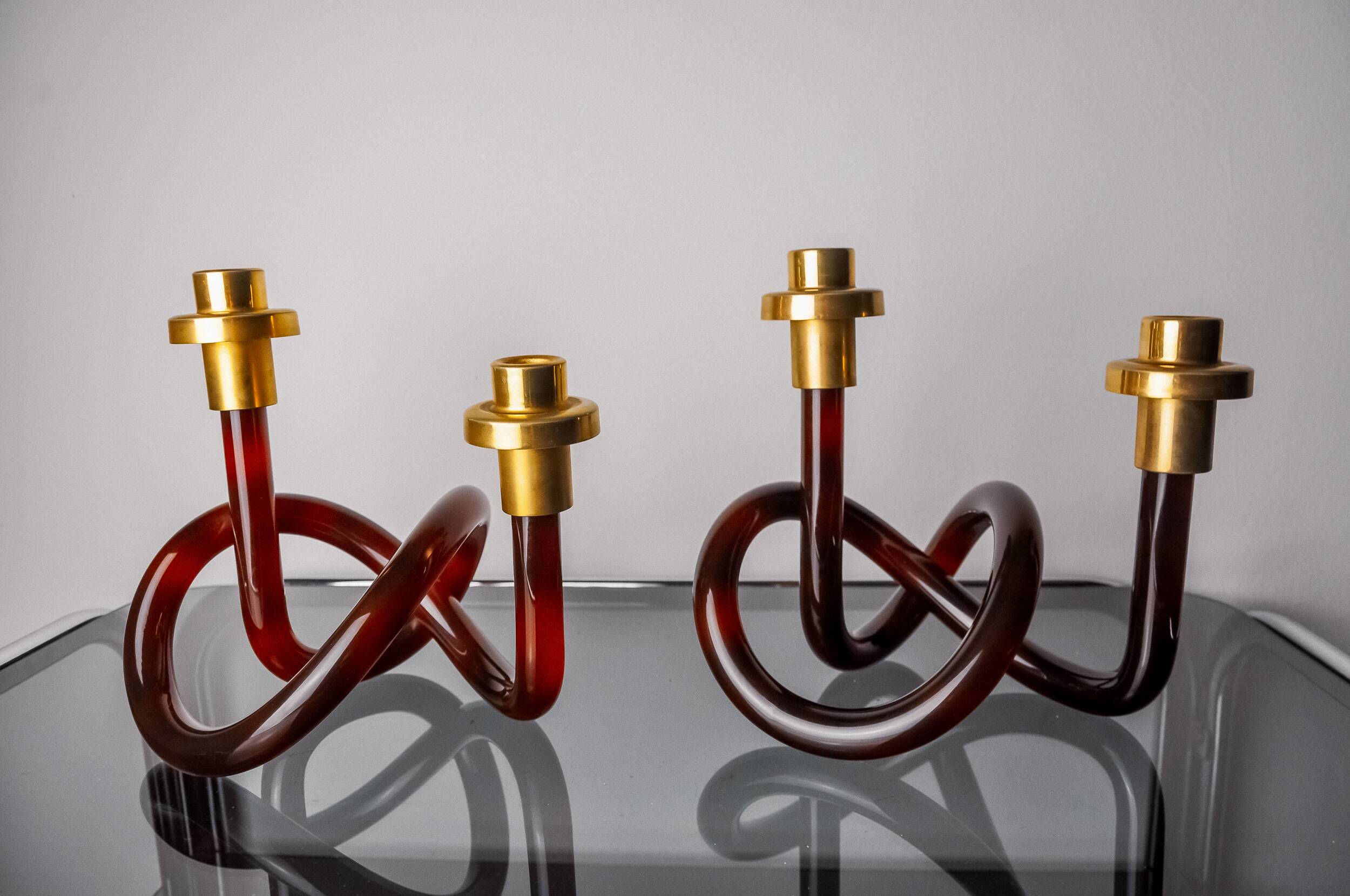 Pair of pretzel candlesticks by Dorothy Thorpe in lucite, 1970