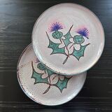 Pair of plates with thistle decoration