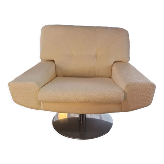 Italian armchair completely redone in white loop