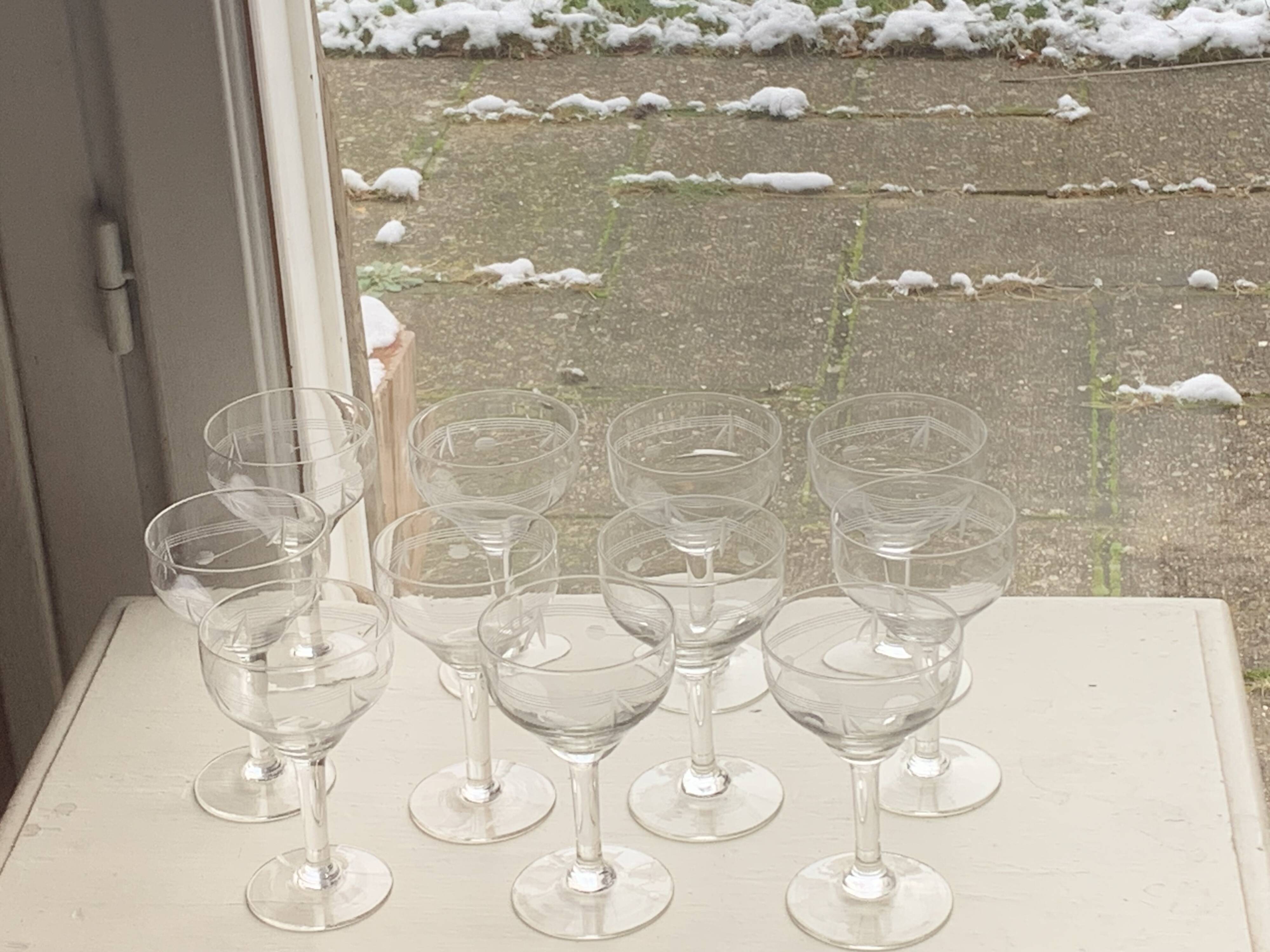 10 wine glasses, carved transparent glass, art deco cups, old and trendy