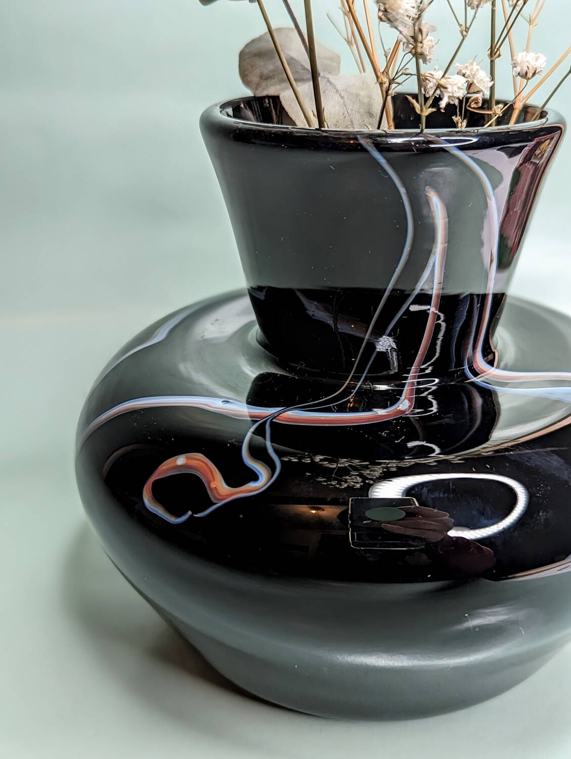 Vase Verrerie de Maure - Vieil black and scrolls