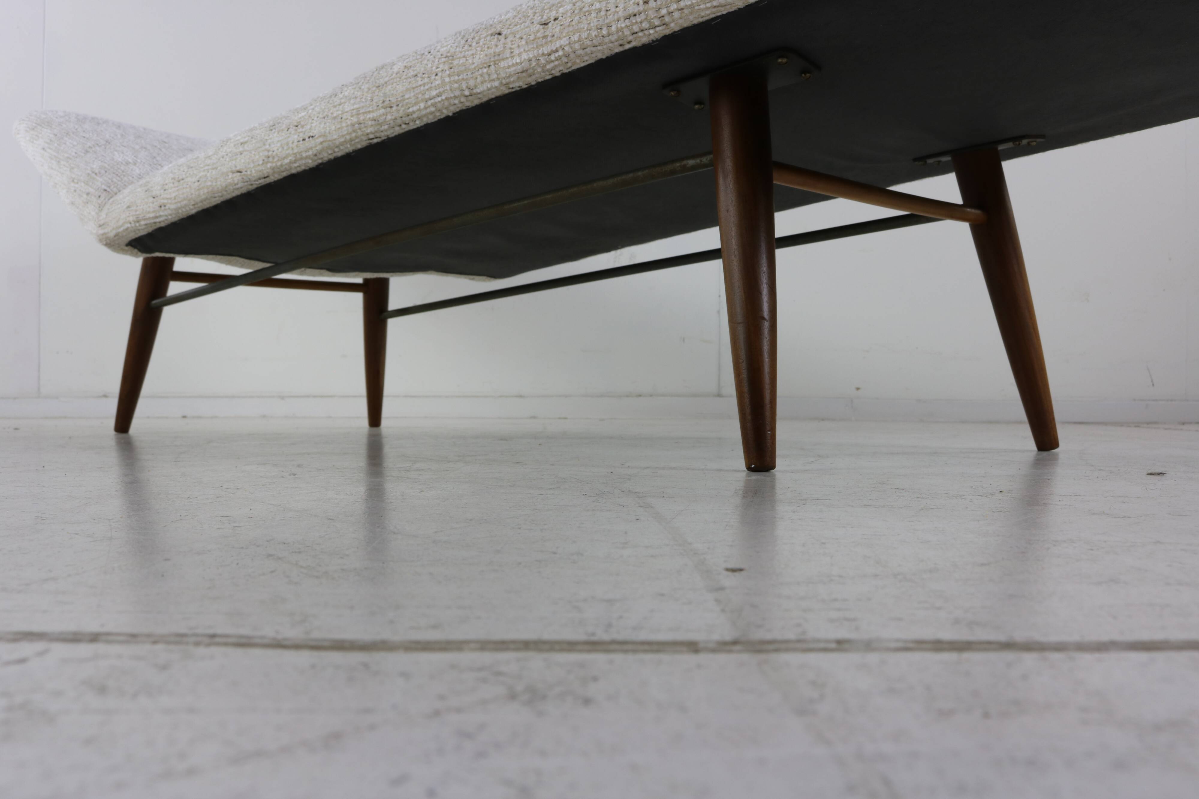 Mid-century designed daybed with metal