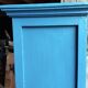 Buffet parisien peint en bleu