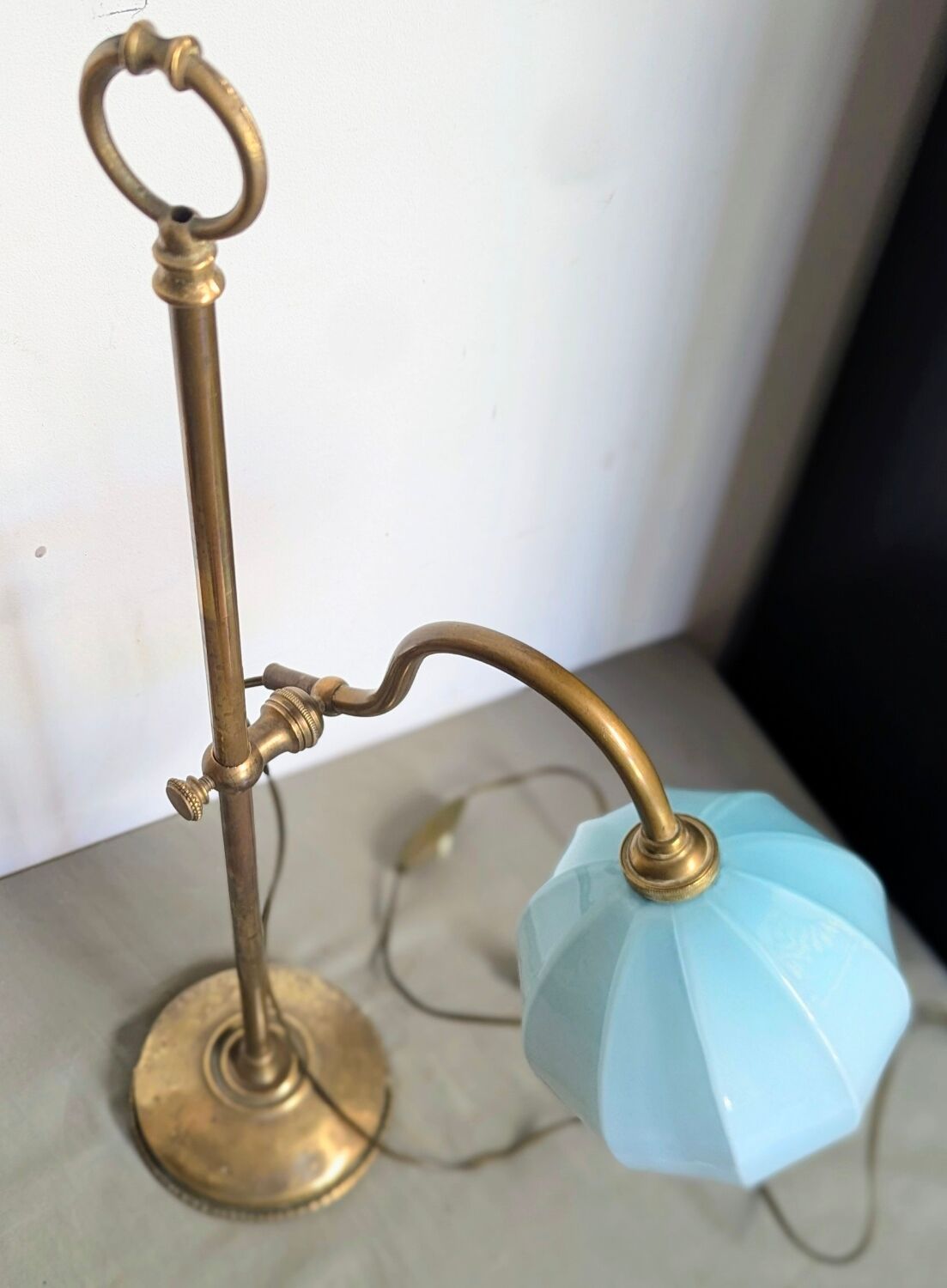 Vintage desk lamp for student notaries