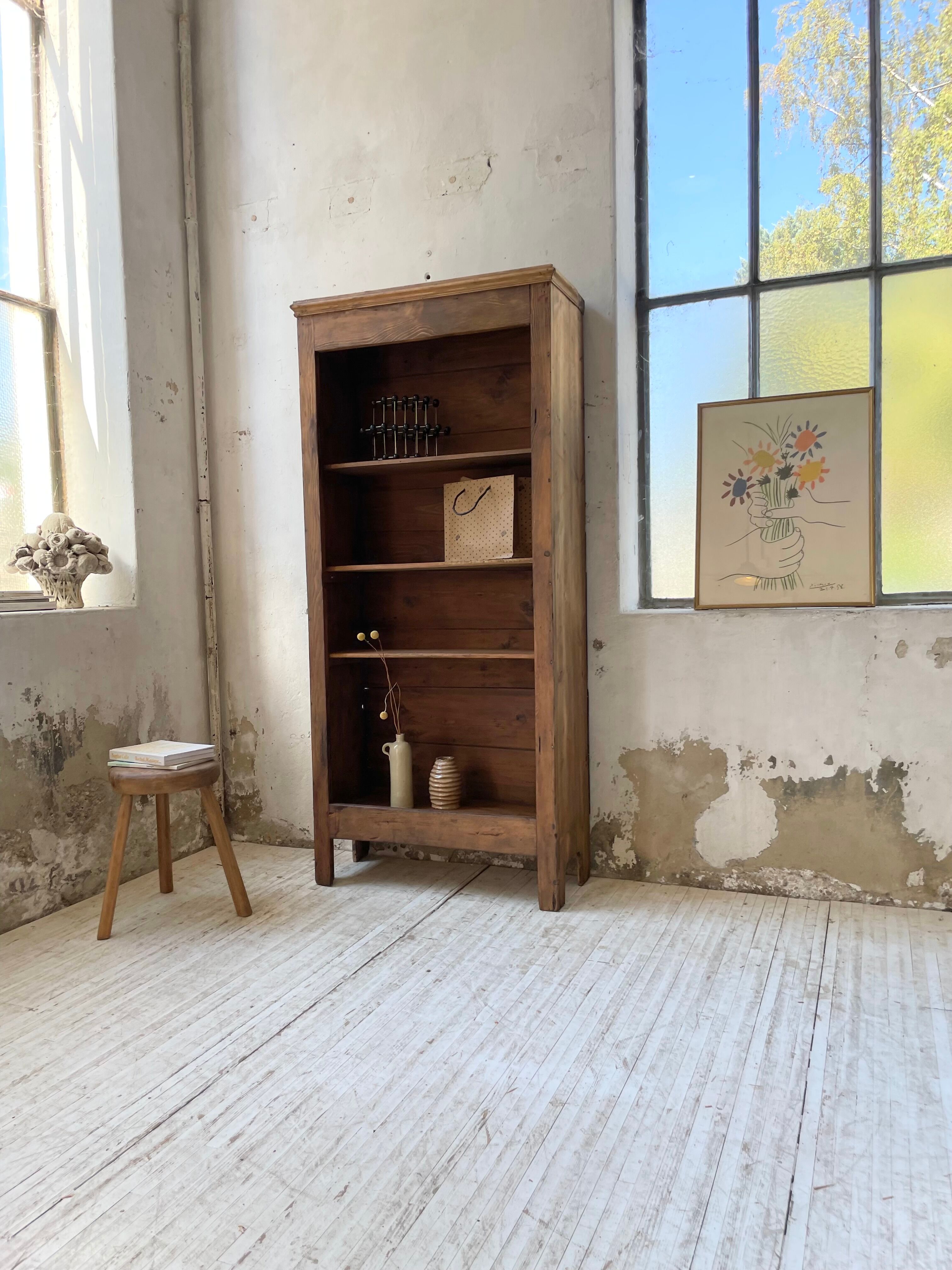 Library bonnetière pine