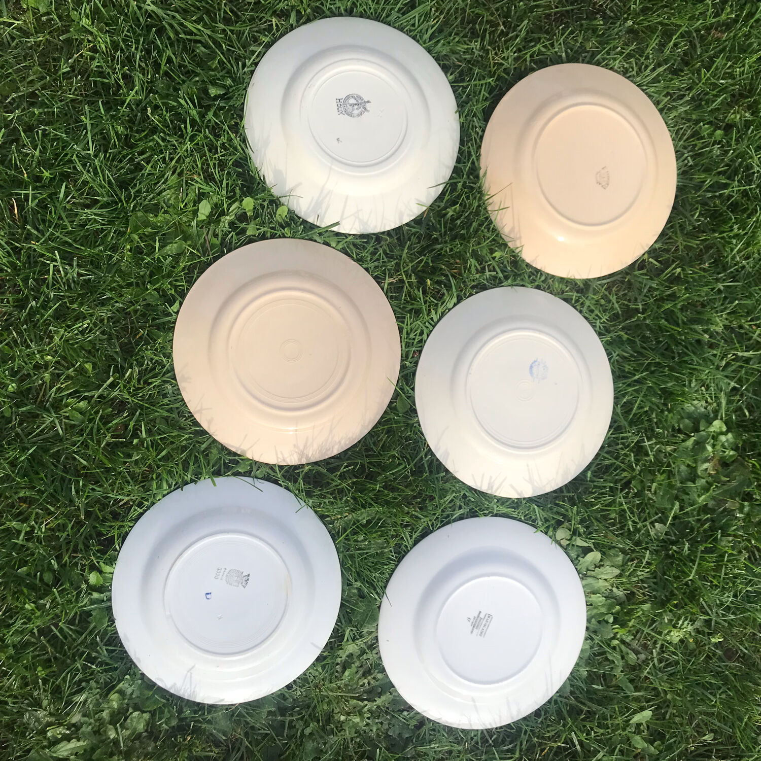 6 mismatched vintage plates