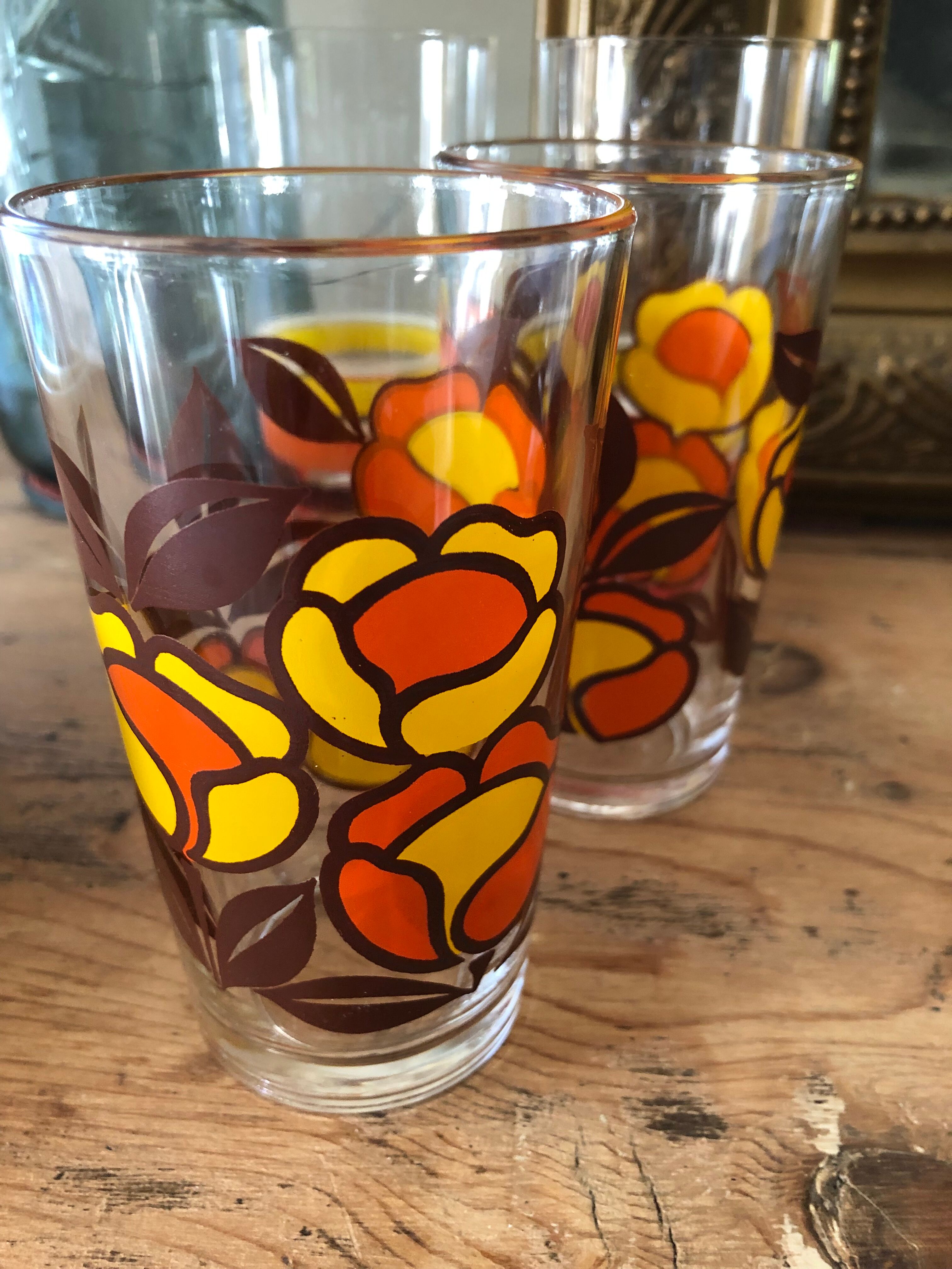 4 vintage pop style water glasses