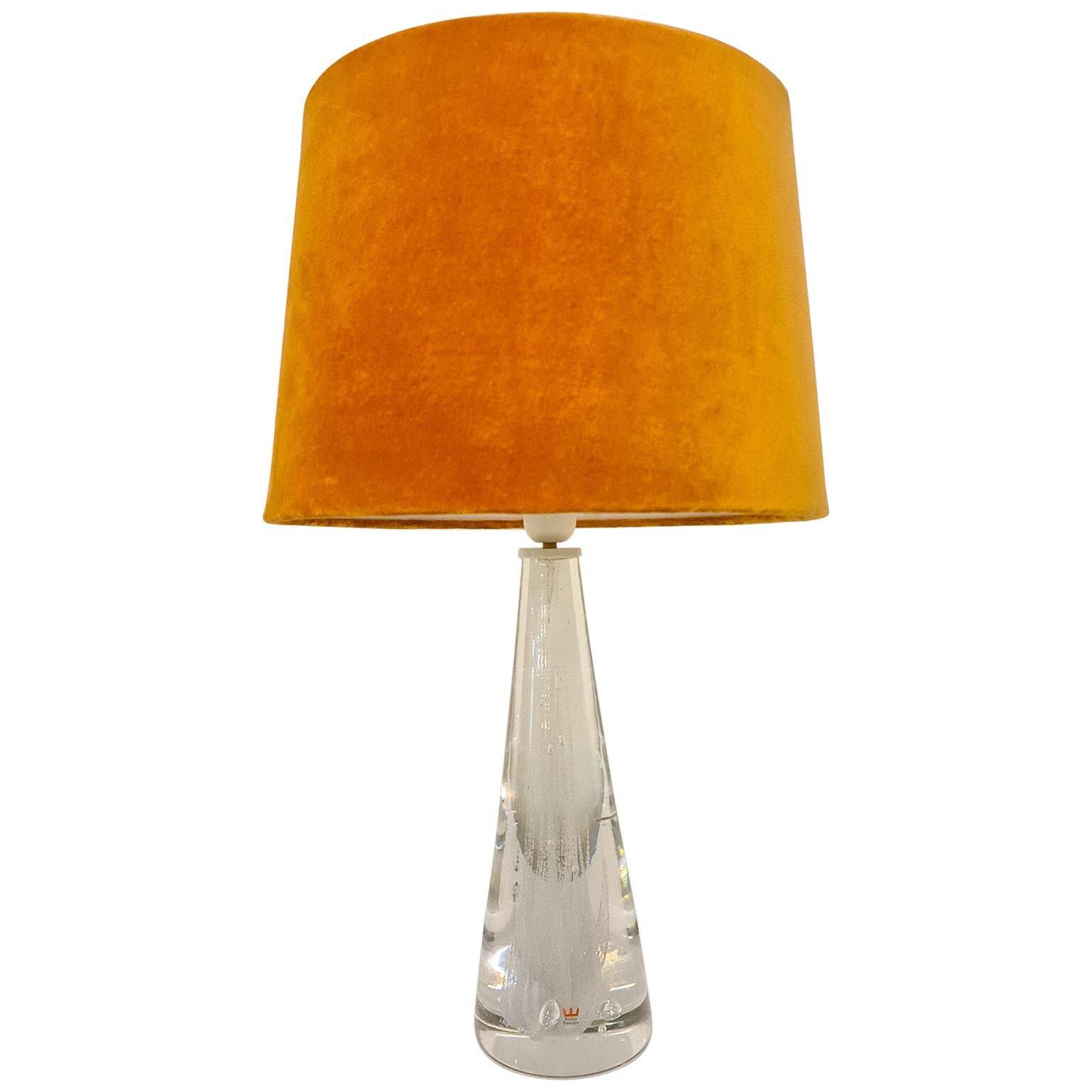 Mid-century crystal glass table lamp by Vicke Lindstrand Kosta, Sweden.
