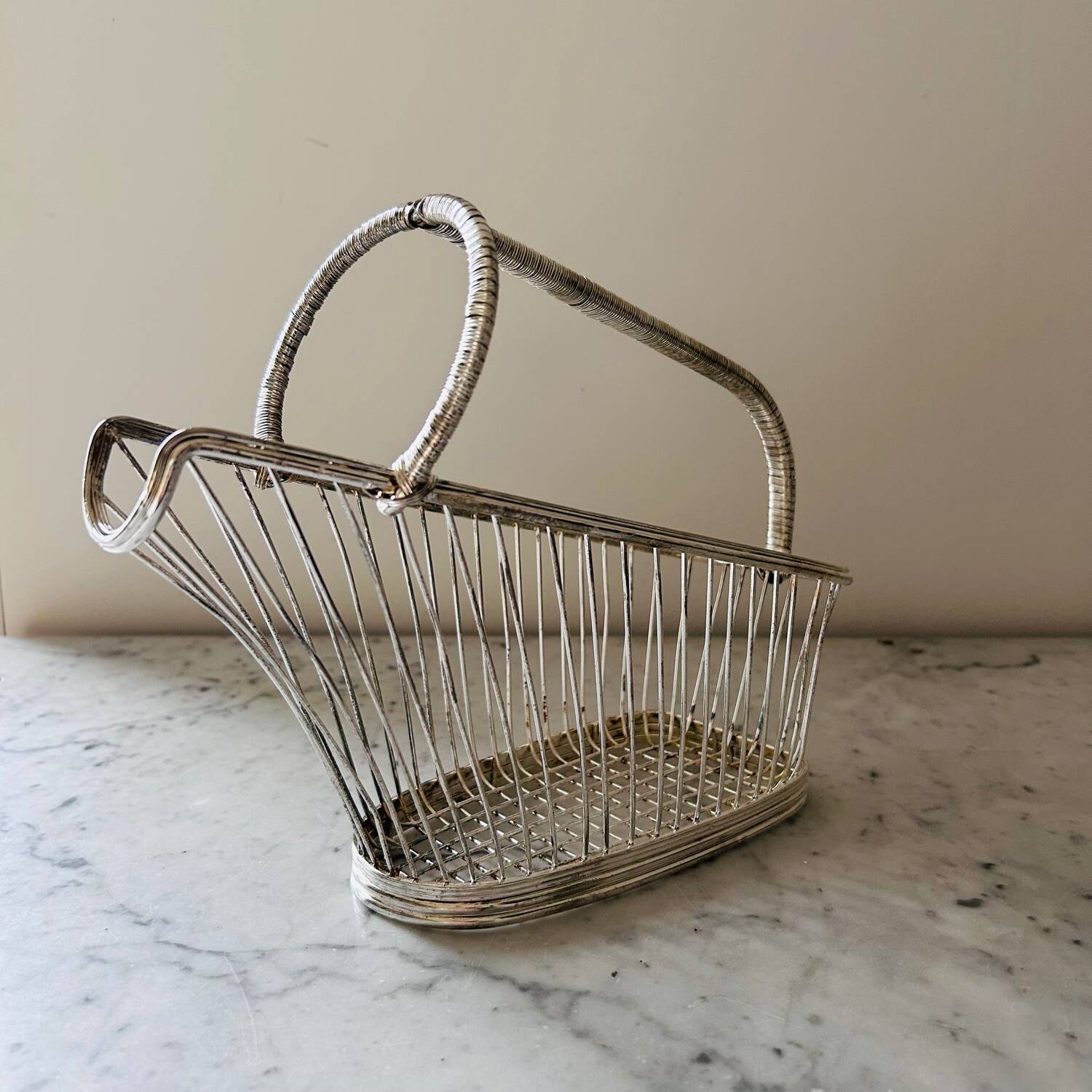 Silver-plated bottle holder