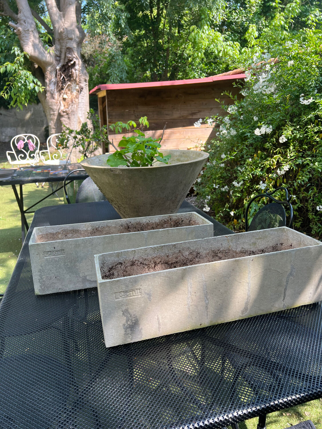 Pair of planters Eternit