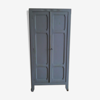 Armoire parisienne bleue clair