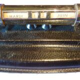 Ancien calendrier perpétuel de bureau vintage socle cuir