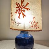 Lampe en grès émaillé bleu indigo et résine vers 1960