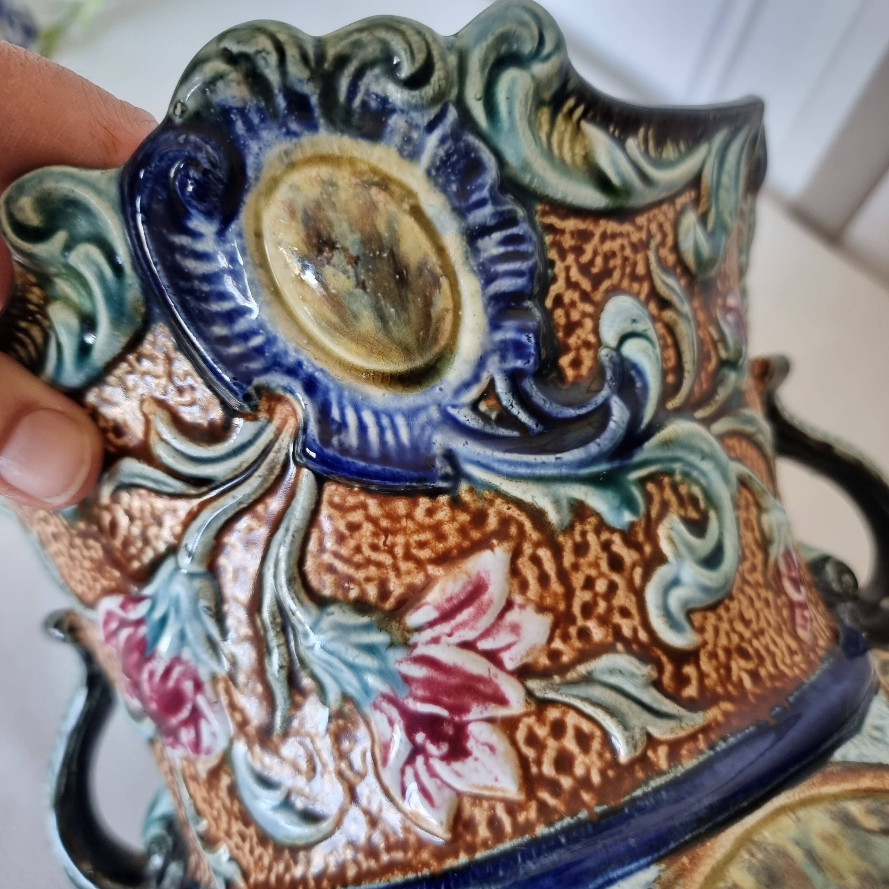 Antique ceramic macetero Barbotines Onnaing Siglo XIX Art Nouveau