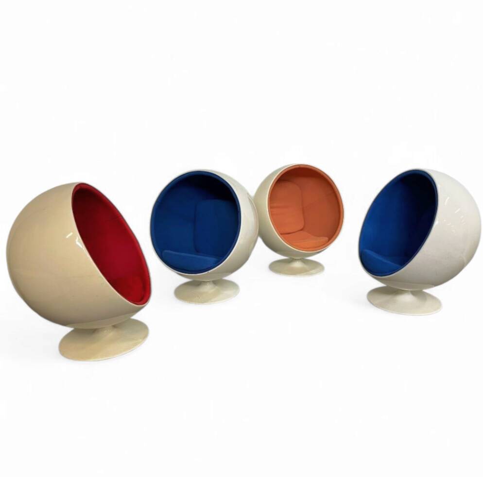 4 x chaise boule en fibre de verre années 1980