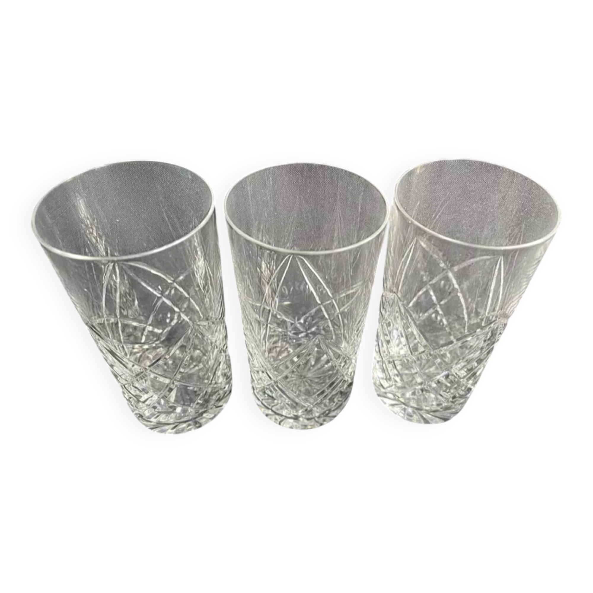 3 grandes verres en cristal dimension : hauteur -135 mm diamètre -0,75 mm