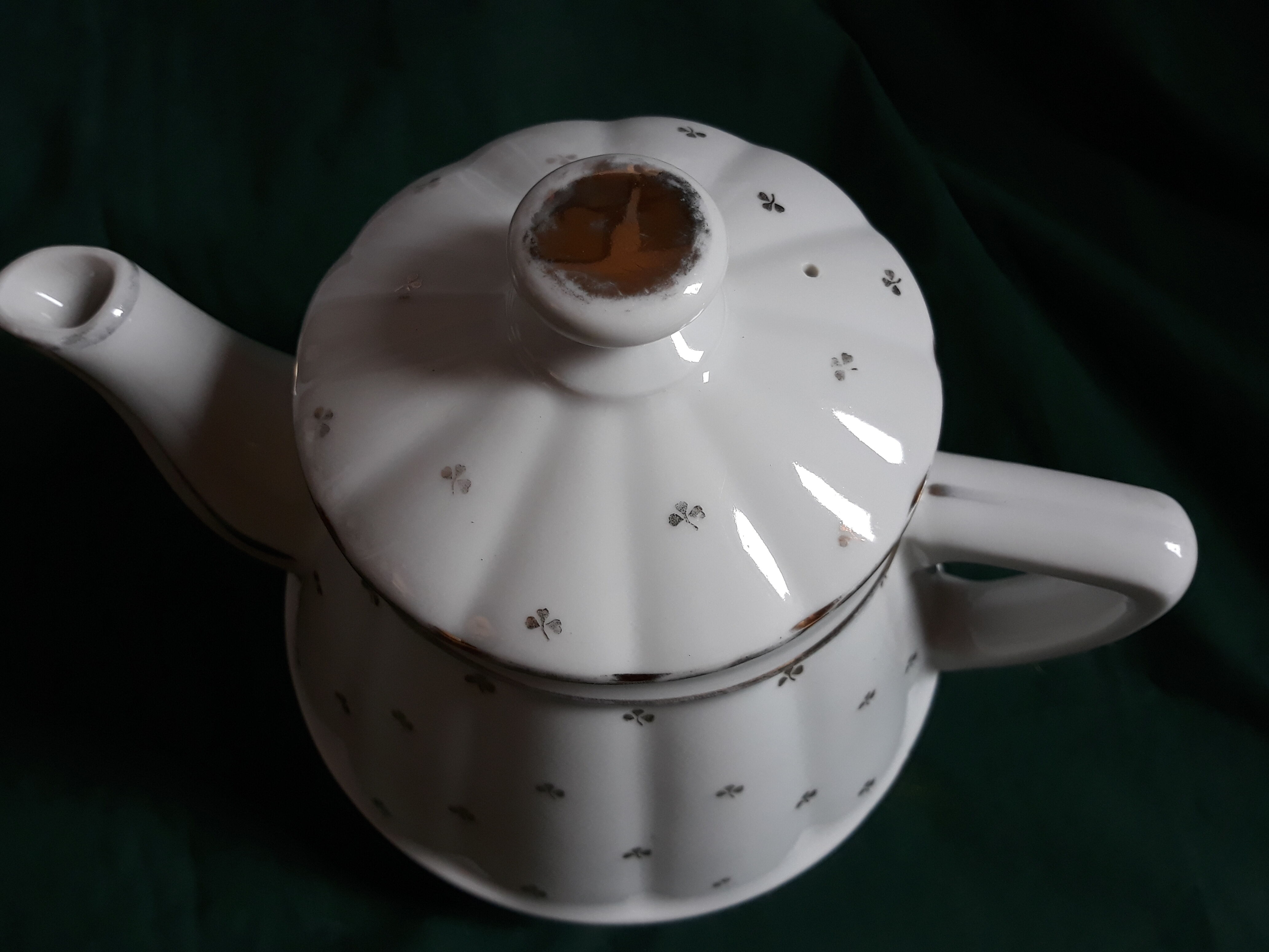 Old Sultana ivory/gold teapot