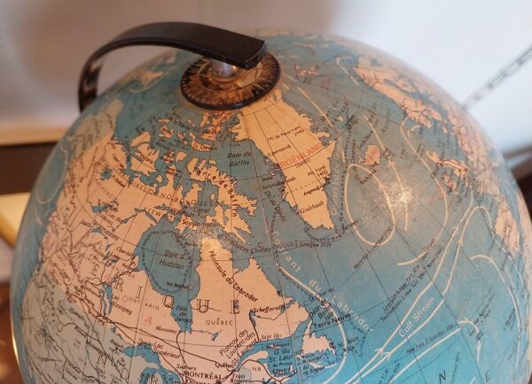 Globe terrestre en verre Taride 1974