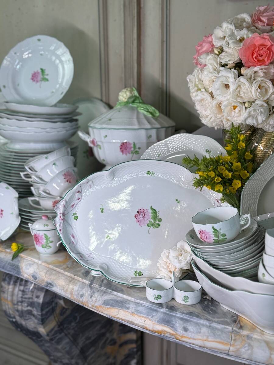 Large porcelain service, Tertia model, Herend, early 20th century, approximately 200 pieces