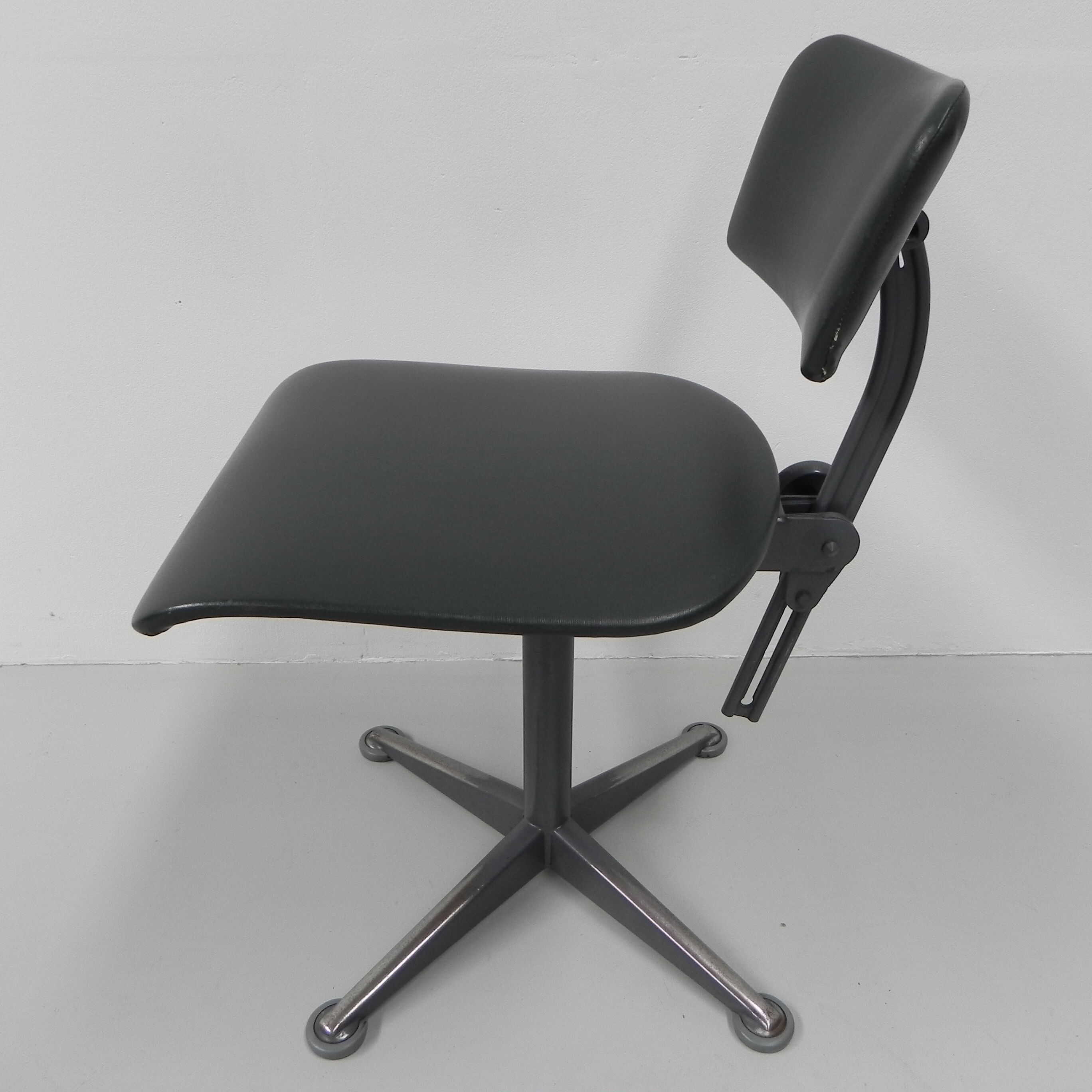 Studio chair, architect's chair Ahrend de Cirkel
