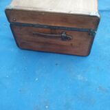 Flat trunk with wrought iron closures