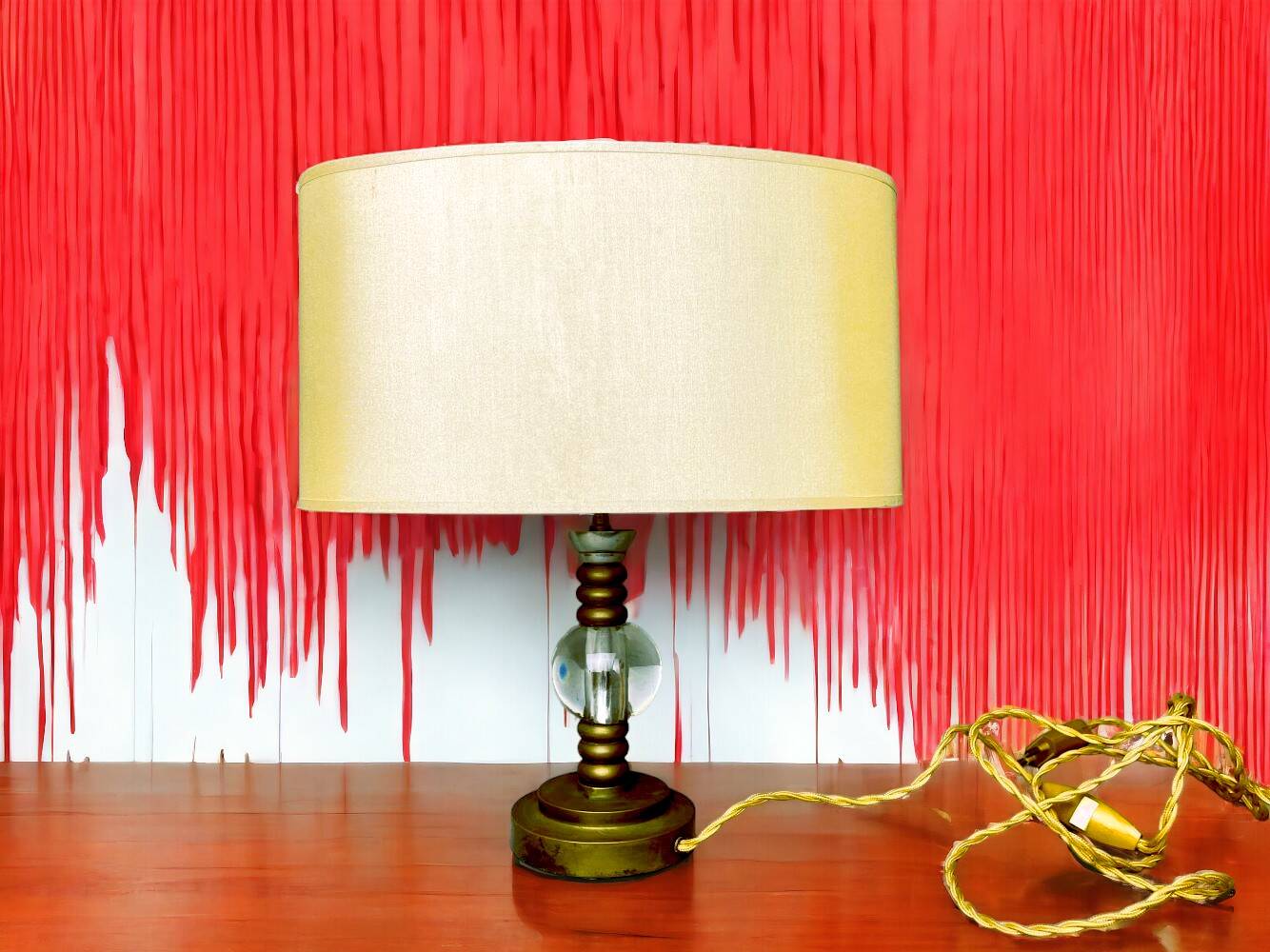 Lampe de table vintage en laiton avec abat-jour ovale crème en soie 1960