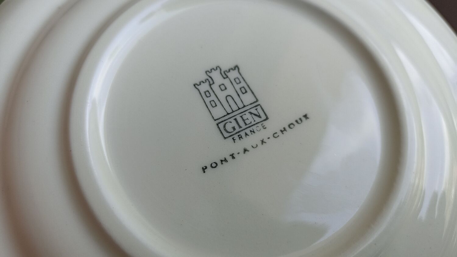 7 canapé / bread plates Pont aux choux by Gien