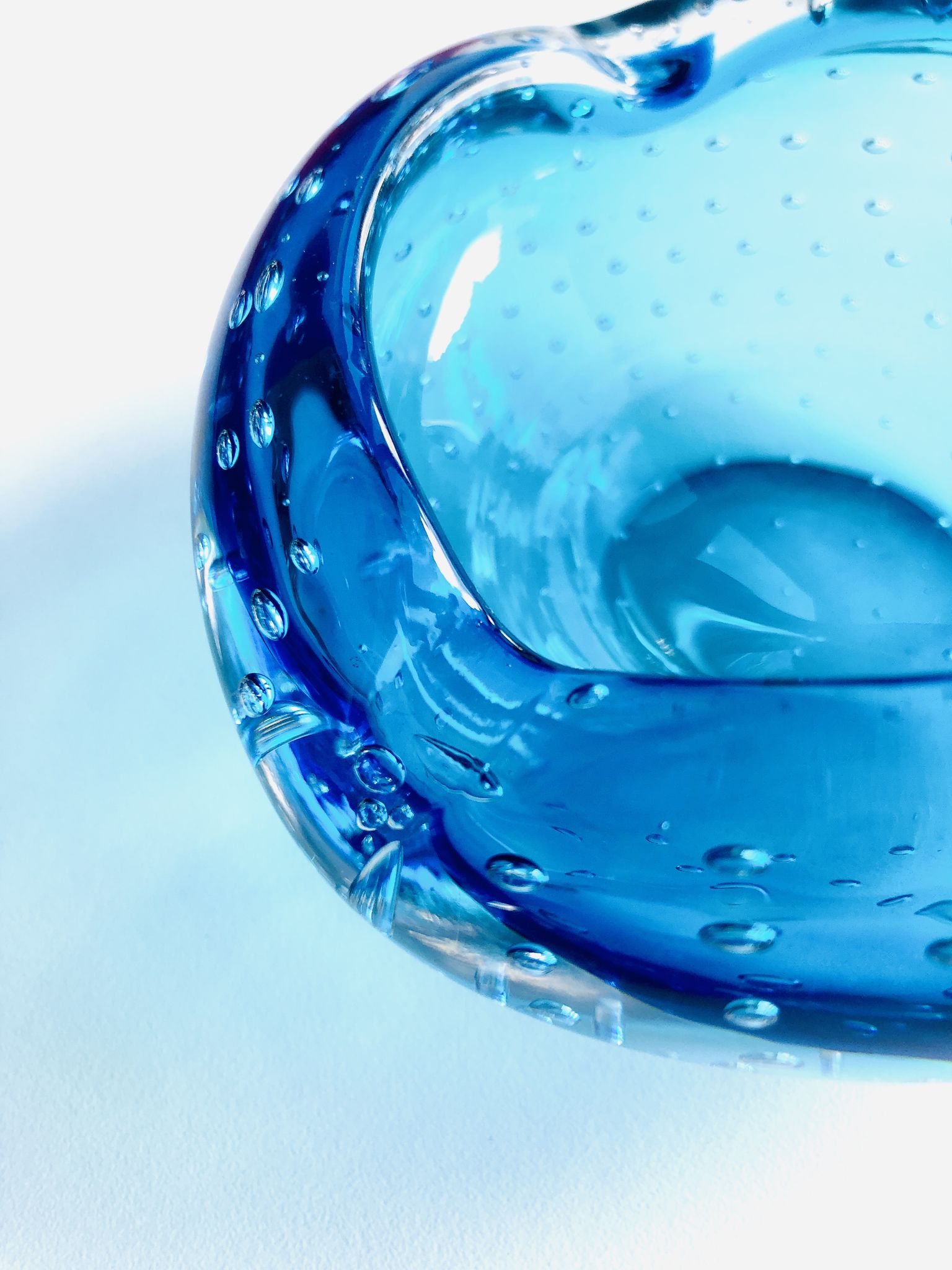 Ashtray or empty Italian vintage glass pocket from Murano bullicante, 1970