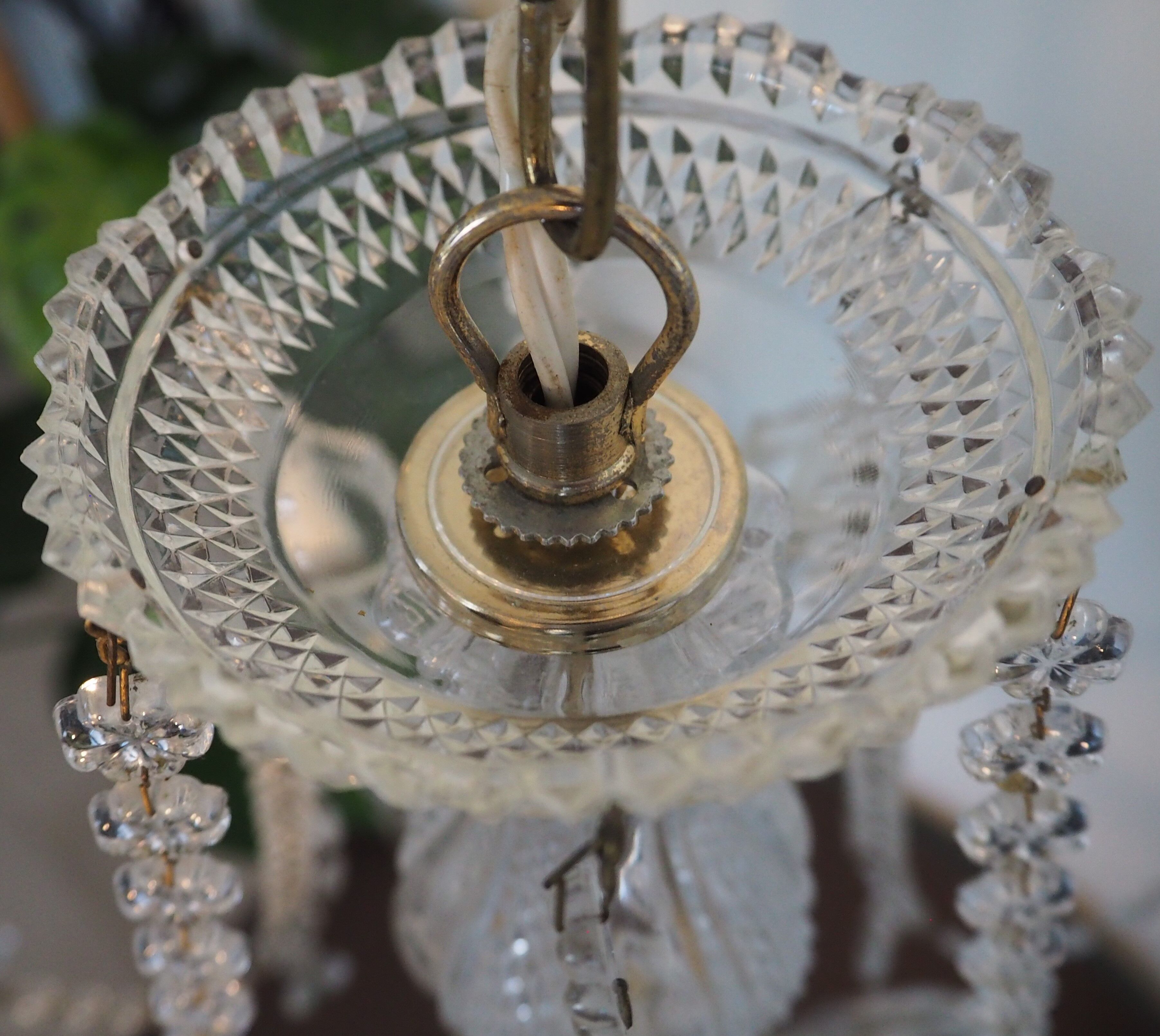6-light chandelier with tassels