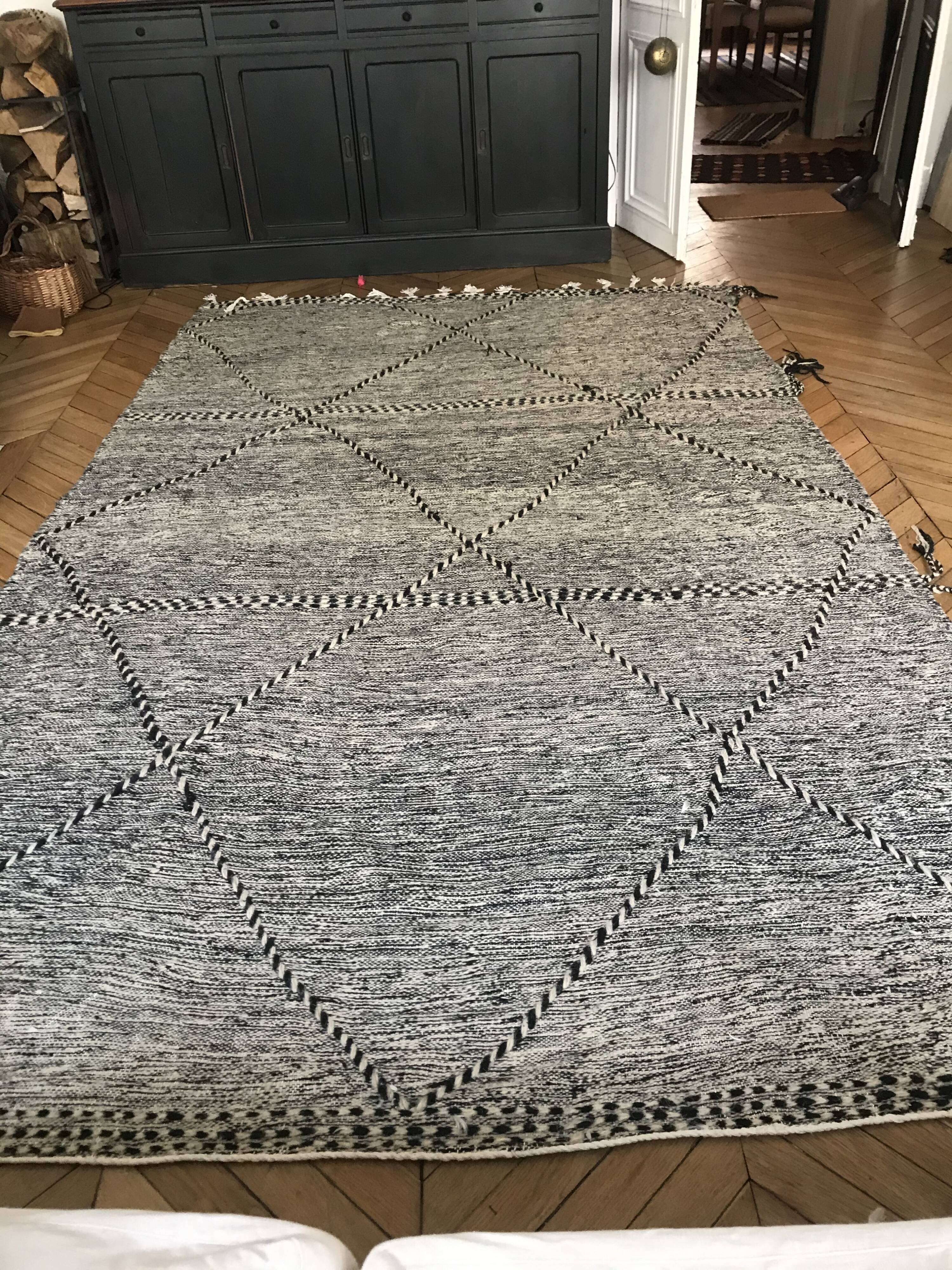 Zanafi carpet  330 X 208cm